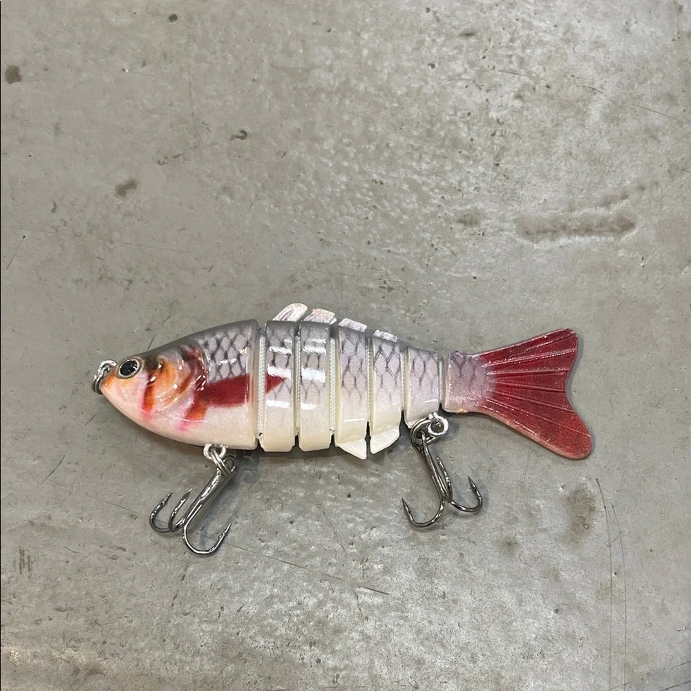 Lifelike Multi-Jointed Fish Lure - Red and White